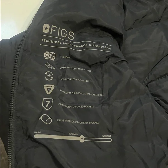 Figs On-Shift Packable Puffer Jacket in Black, Size Medium - Picture 10 of 12